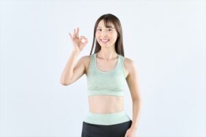 女性が指でOKマーク